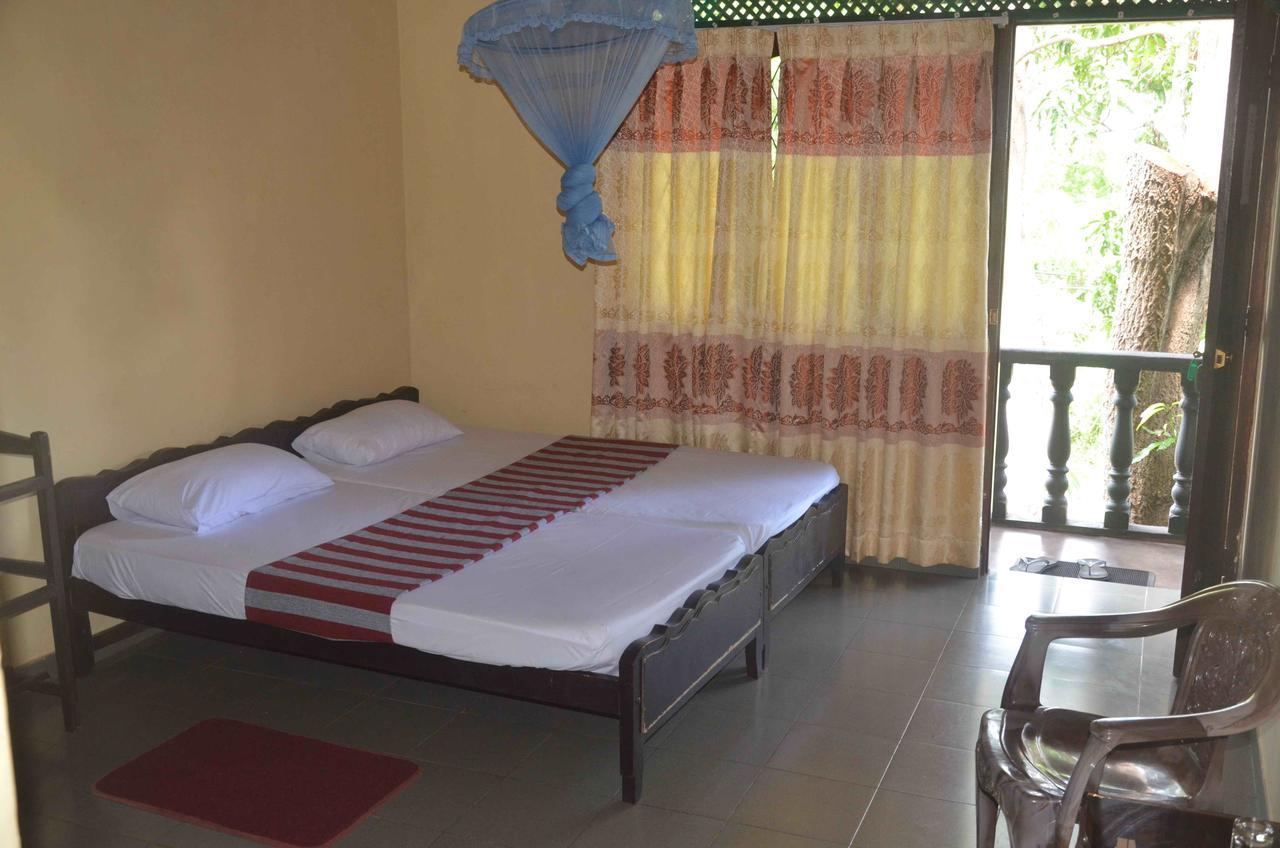 Lake View The Tourist Guest House Anuradhapura Dış mekan fotoğraf
